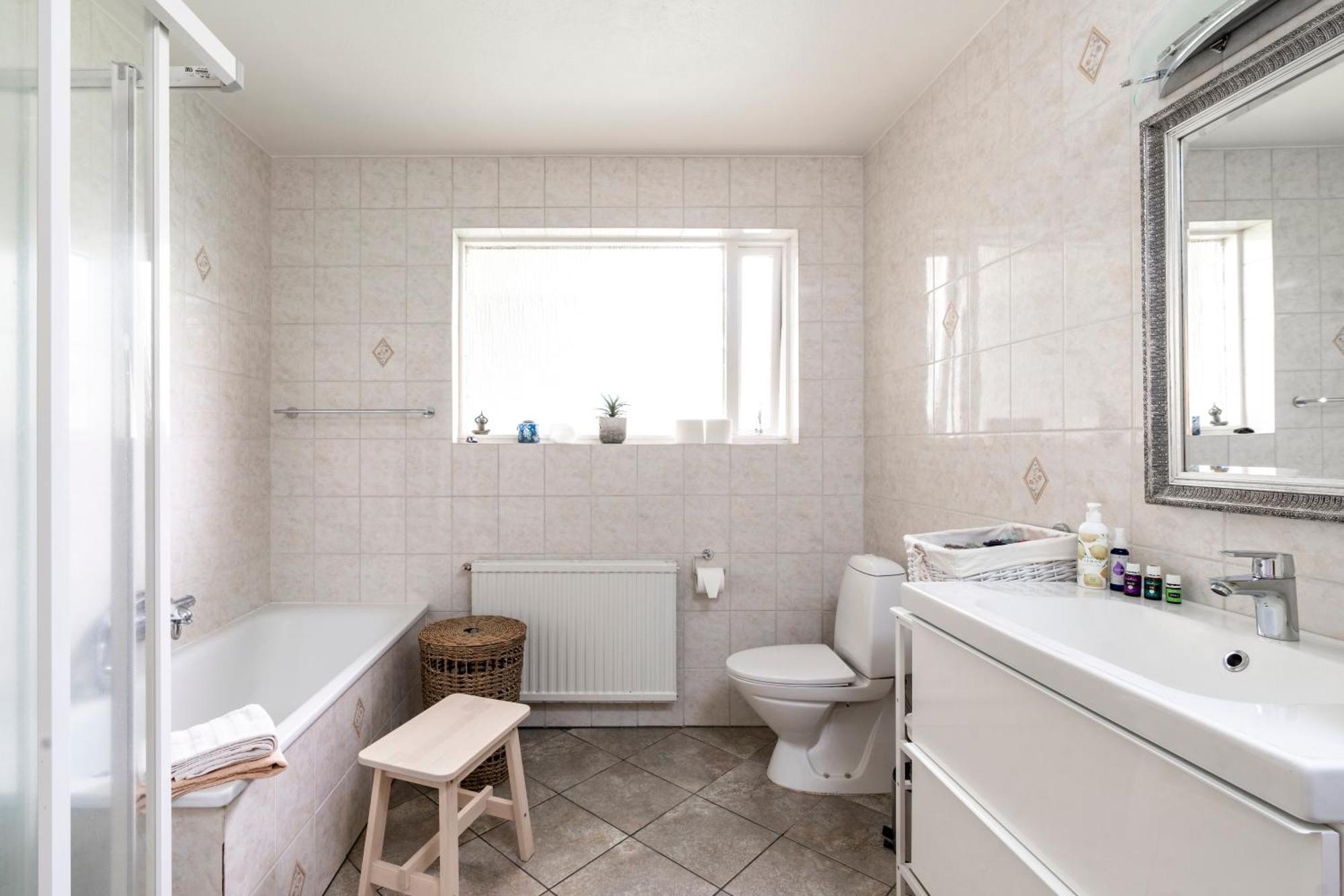 Appartement Laugarbakki - Free Hot Tub&sauna, Cozy&quiet *