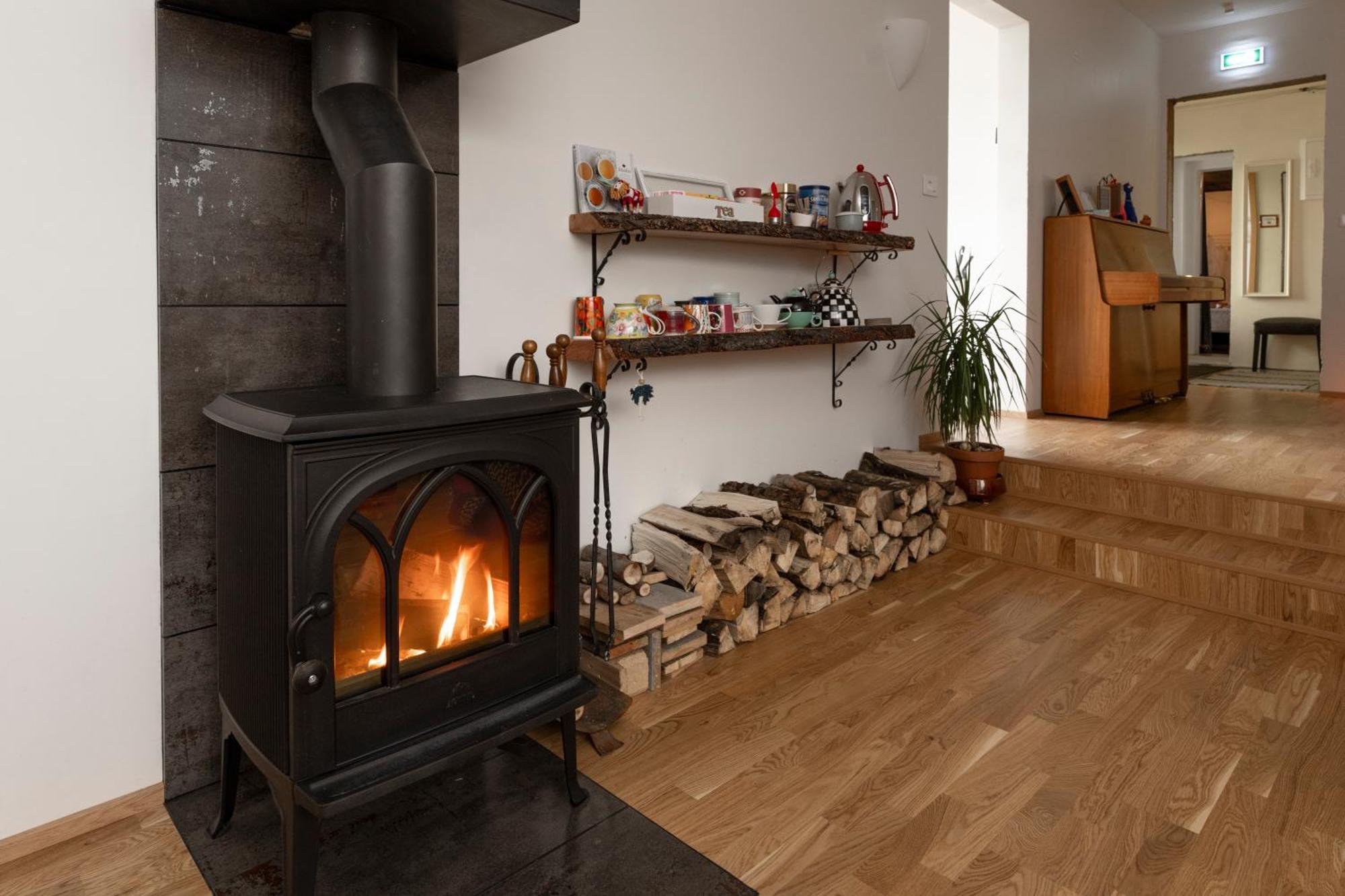 Appartement Laugarbakki - Free Hot Tub&sauna, Cozy&quiet